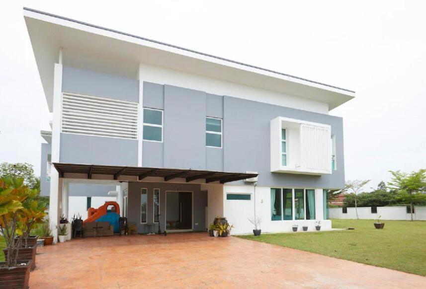 Official @ Arcadia Villa